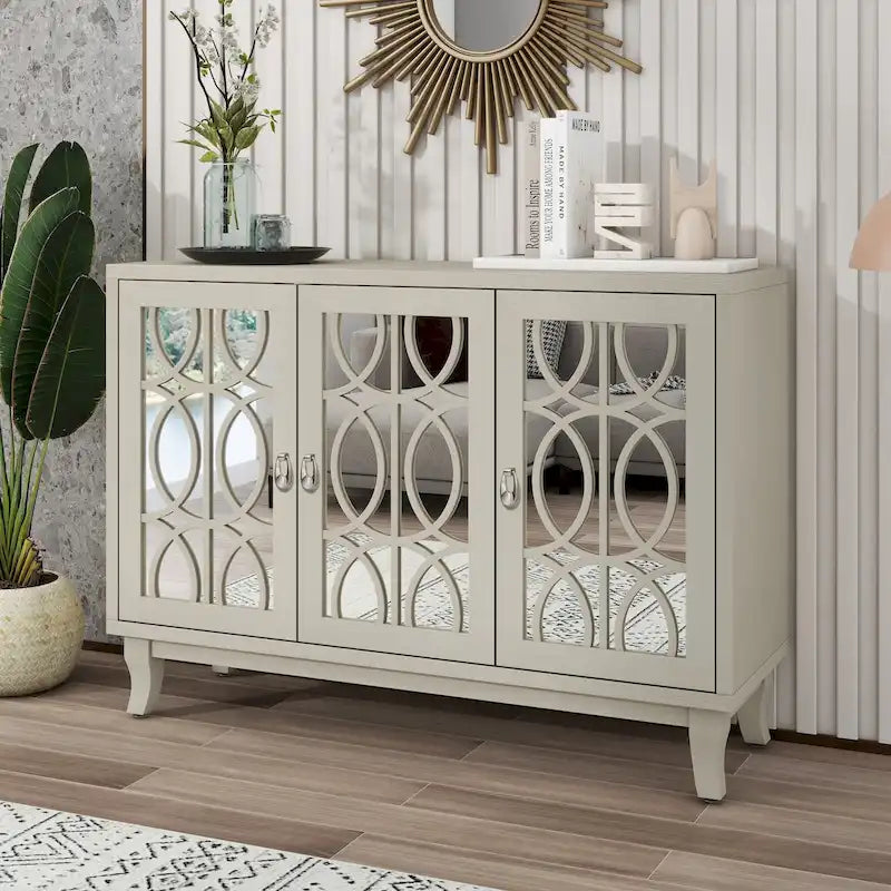 Buffetschrank mit 3 Türen und silberfarbenen Elementen