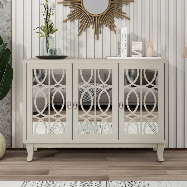 Credenza a 3 ante con finiture argentate