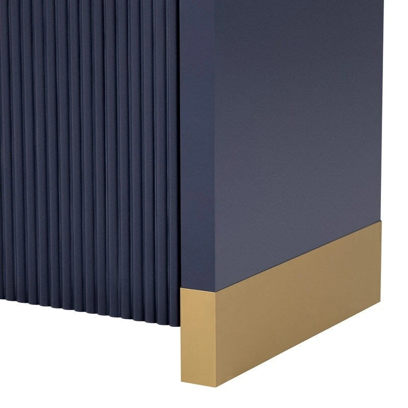 Meuble de rangement à quatre portes, panneaux à motif ondulé et angles arrondis