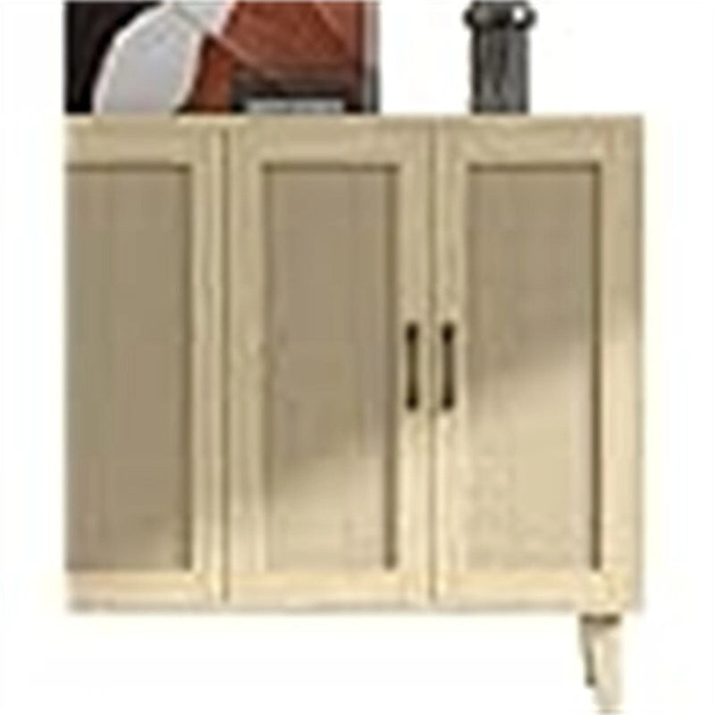 Buffet en finition bois naturel à deux portes, portes décorées de rotin et étagères réglables